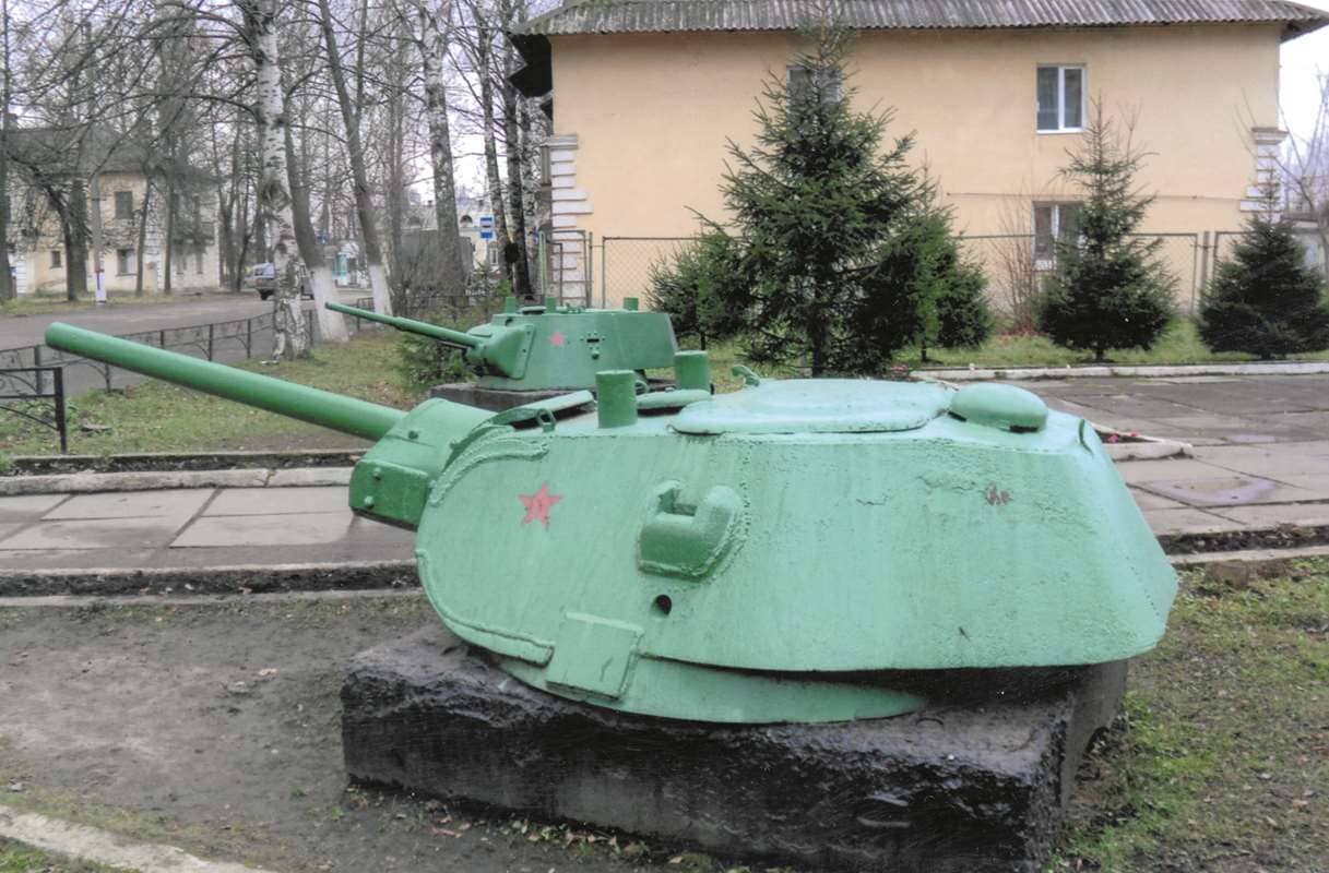 2012 07  Тридцатьчетверки, которых нет на пьедестале