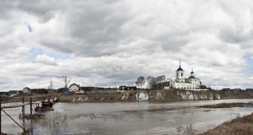 Церковь на реке Чусовая