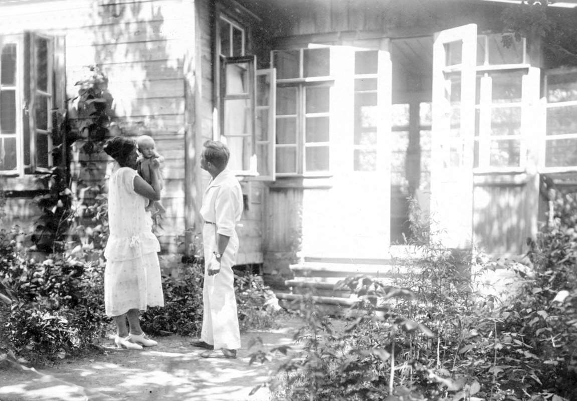 Семен Давыдович с женой и дочерью (примерно 1926г. )