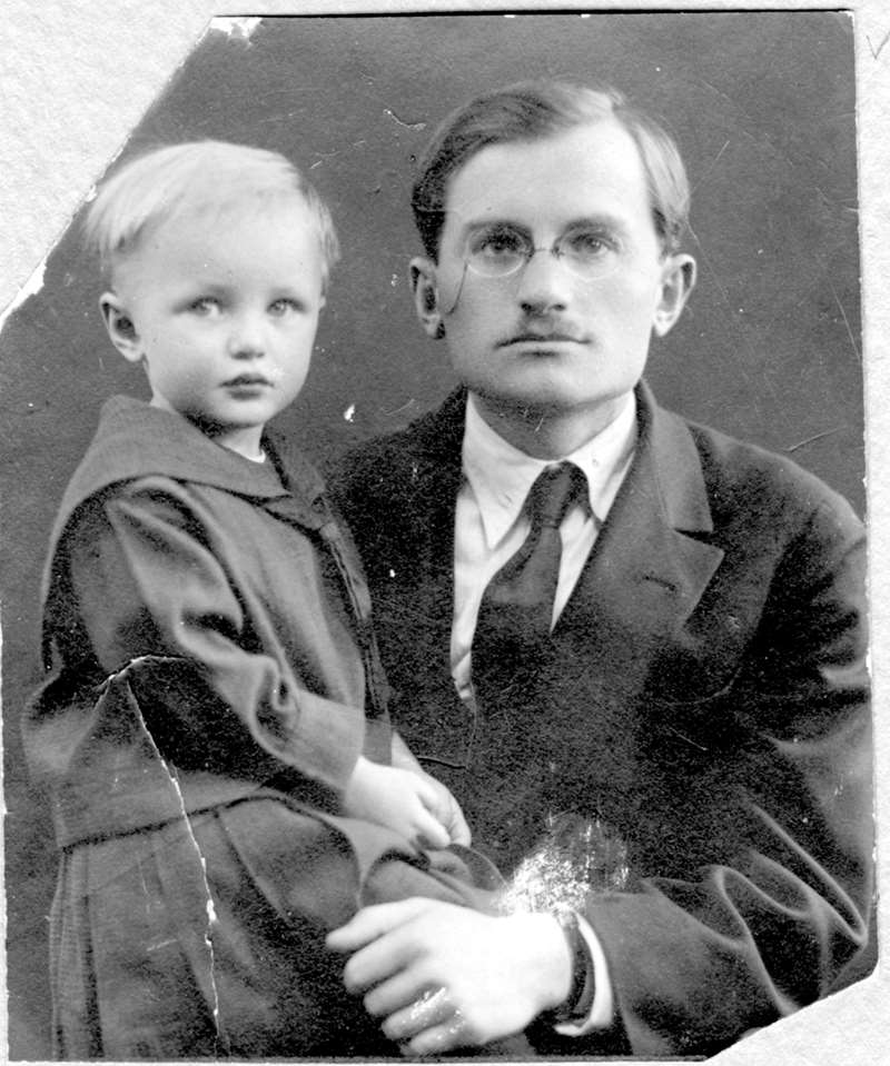 Семен Давыдович Аносов с дочерью Рогнедой (примерно 1928 г.)