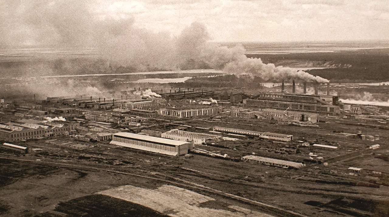 Цеха Уральского алюминиевого завода в годы войны