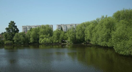 Три пруда у подножия гор