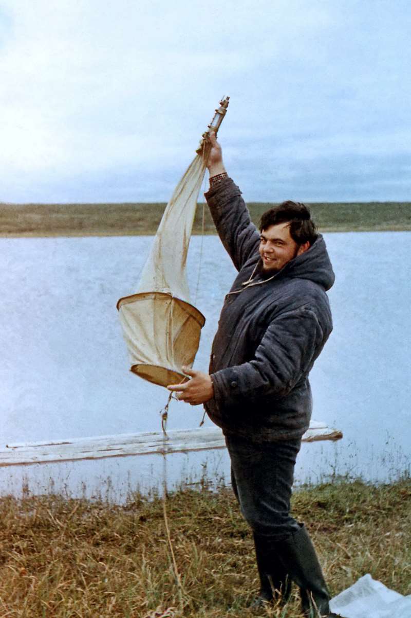 Автор с планктонной сетью. 1976 г.