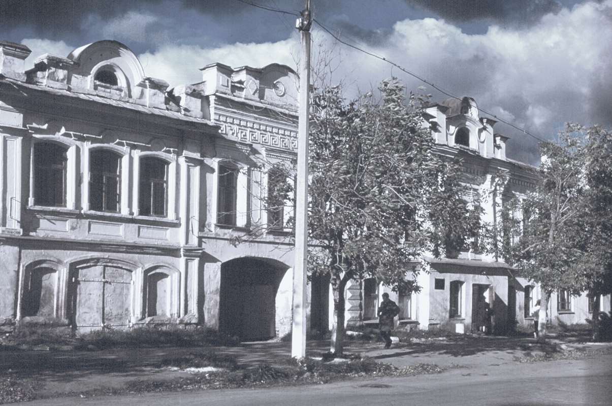 Бывший купеческий дом. Середина ХХ в. Фото из фондов Невьянского государственного историко-архитектурного музея