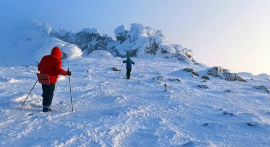 Стоять на осколке реальности