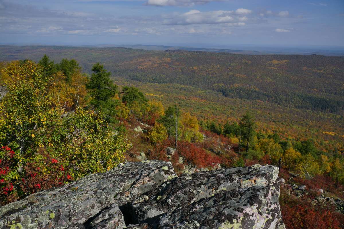 Вид с Масима на долину ручья Курыгас